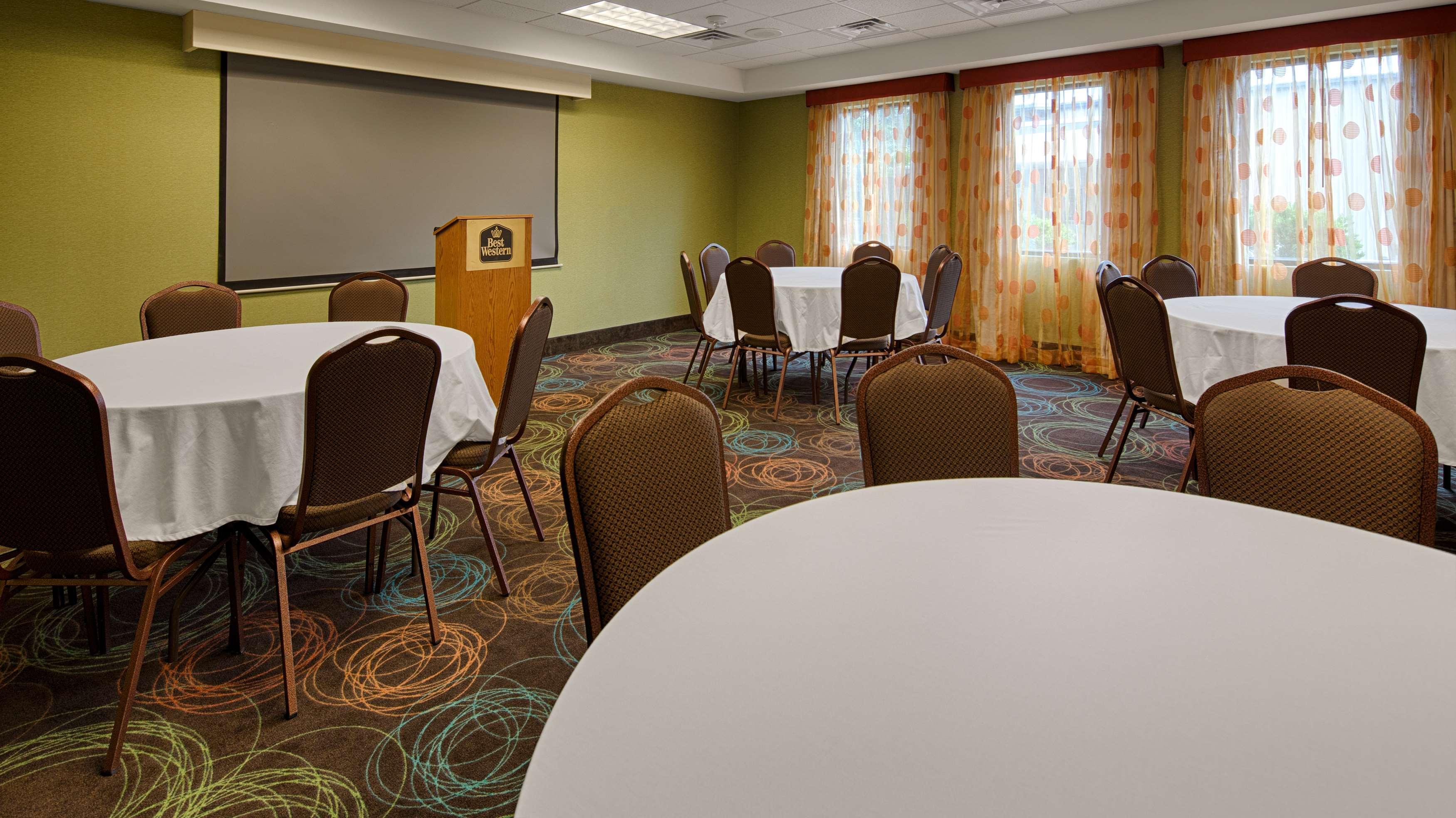 Best Western Plus Glen Allen Inn Екстериор снимка