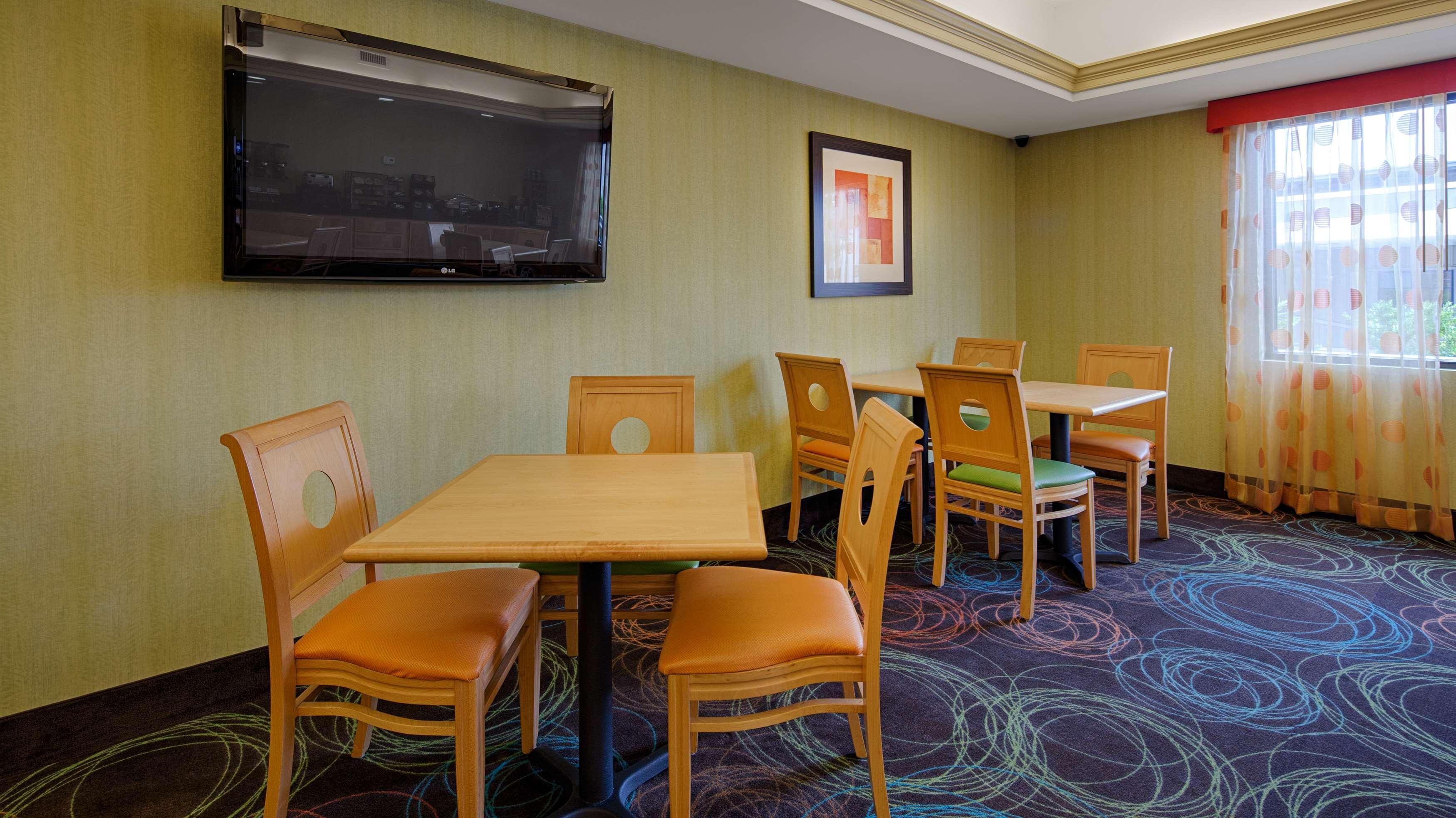 Best Western Plus Glen Allen Inn Екстериор снимка
