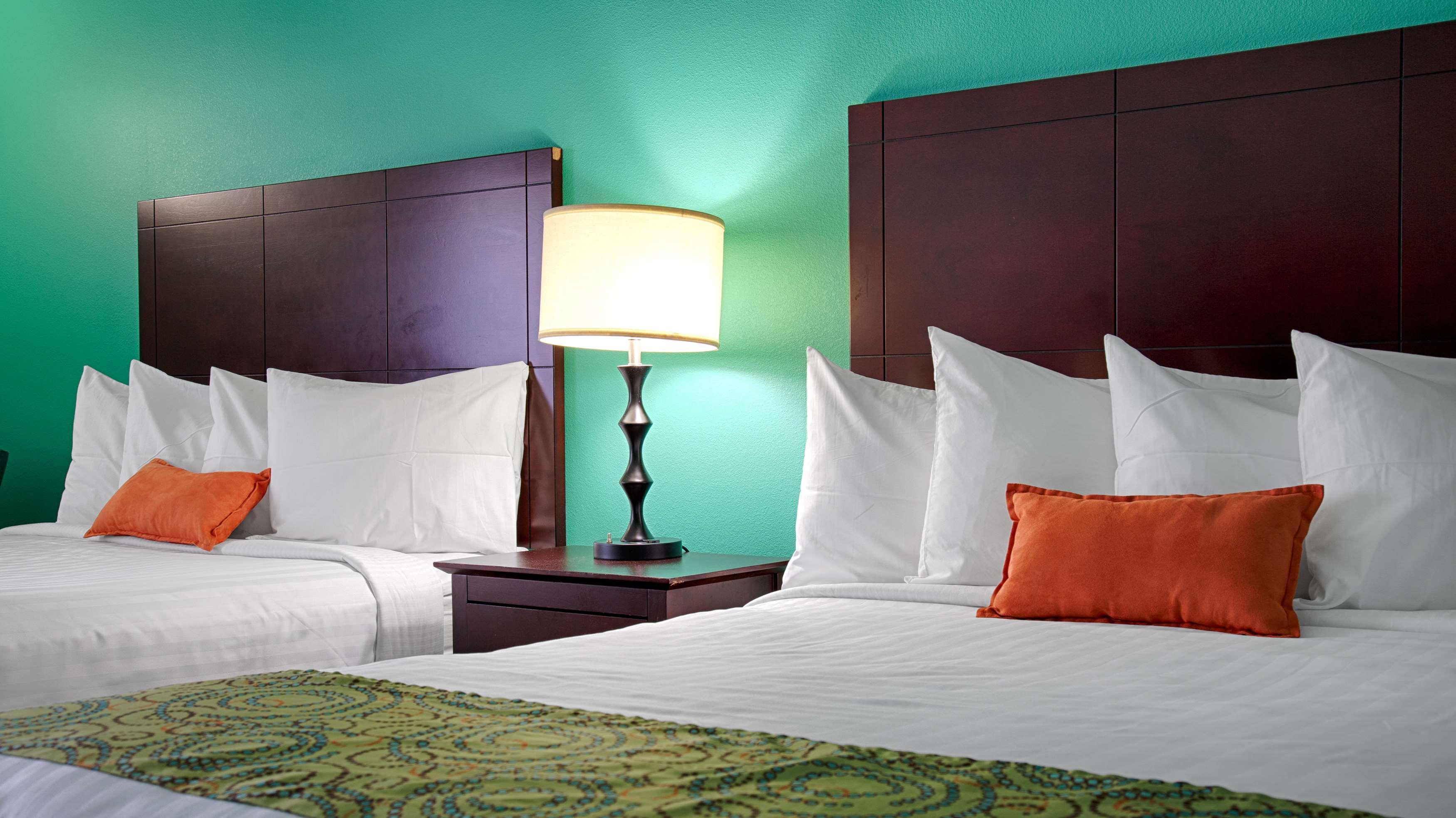 Best Western Plus Glen Allen Inn Екстериор снимка