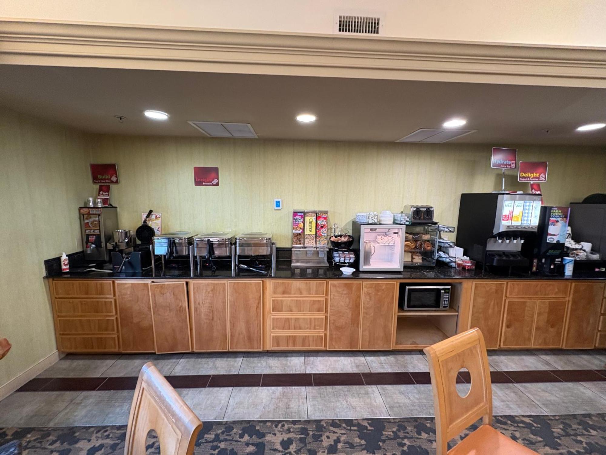 Best Western Plus Glen Allen Inn Екстериор снимка