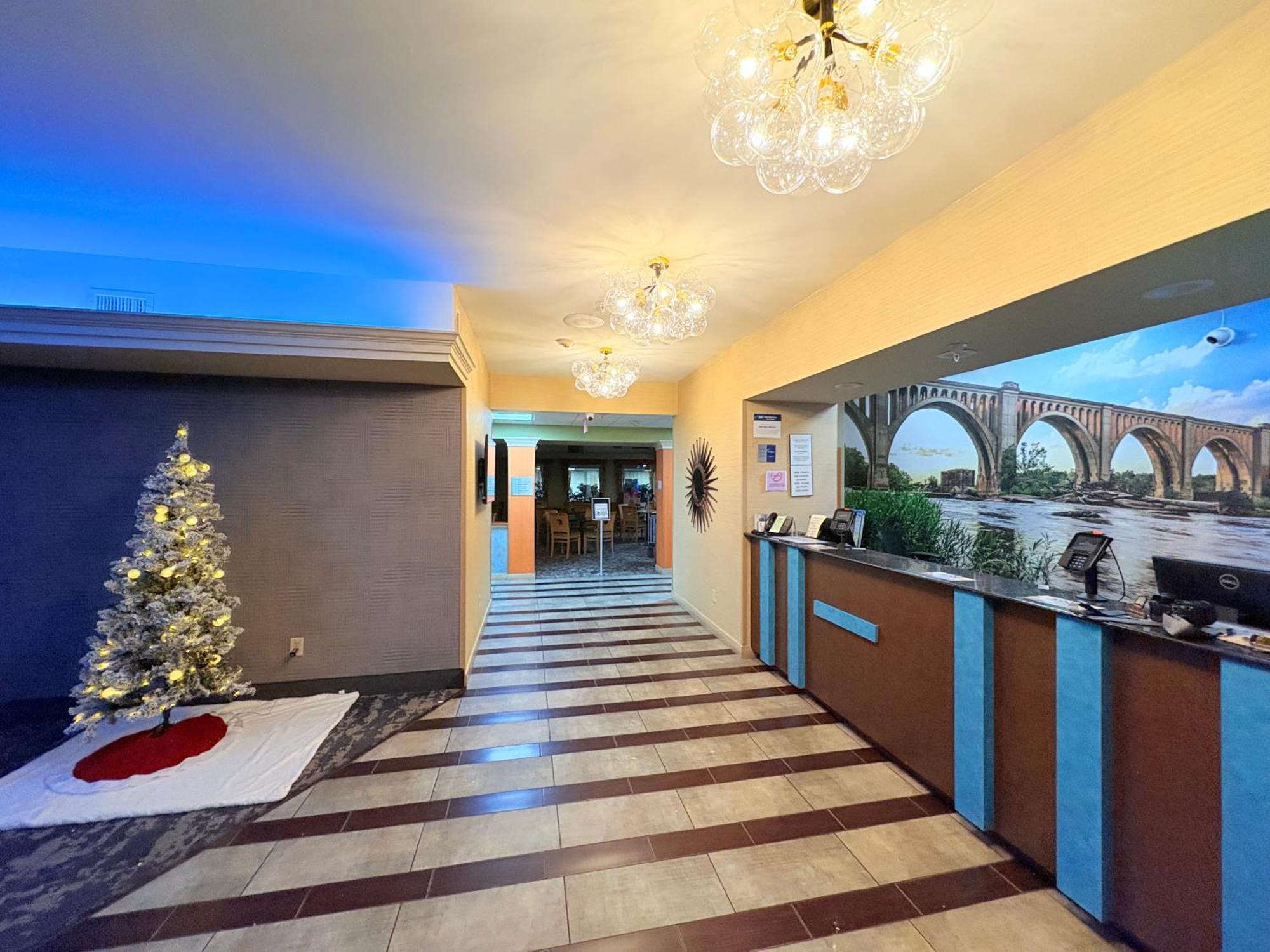 Best Western Plus Glen Allen Inn Екстериор снимка